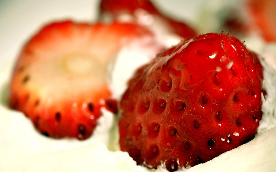 selective focus photography of strawberry HD wallpaper