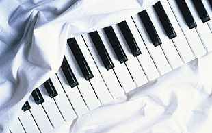 black and white makeup brush set, piano