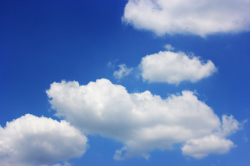 white and blue sky photo HD wallpaper