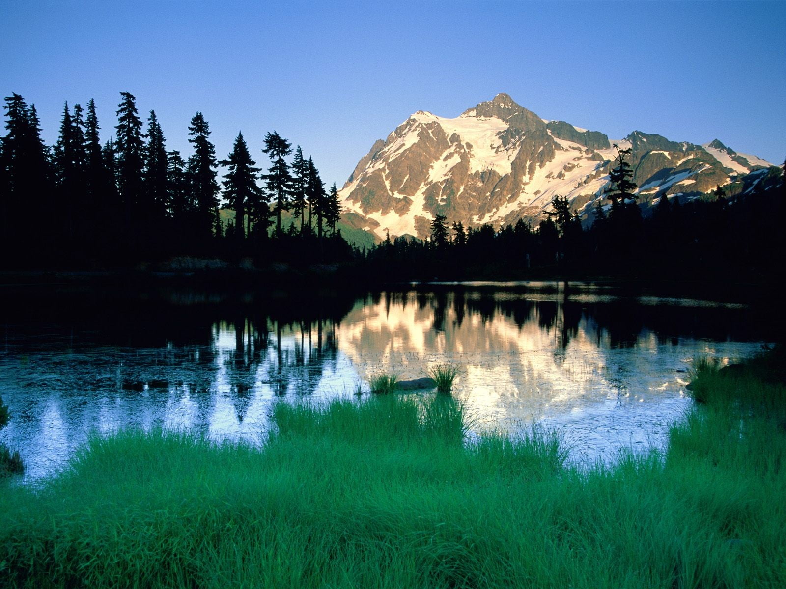 landscape photography of lake and mountain