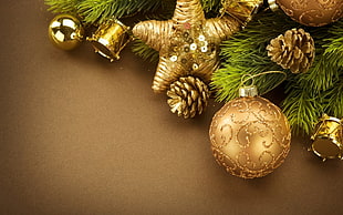 Christmas tree ornaments shown HD wallpaper
