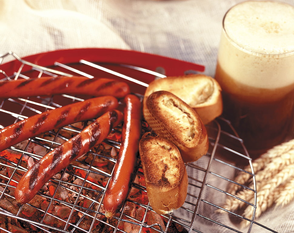 four hotdogs near toasted breads HD wallpaper