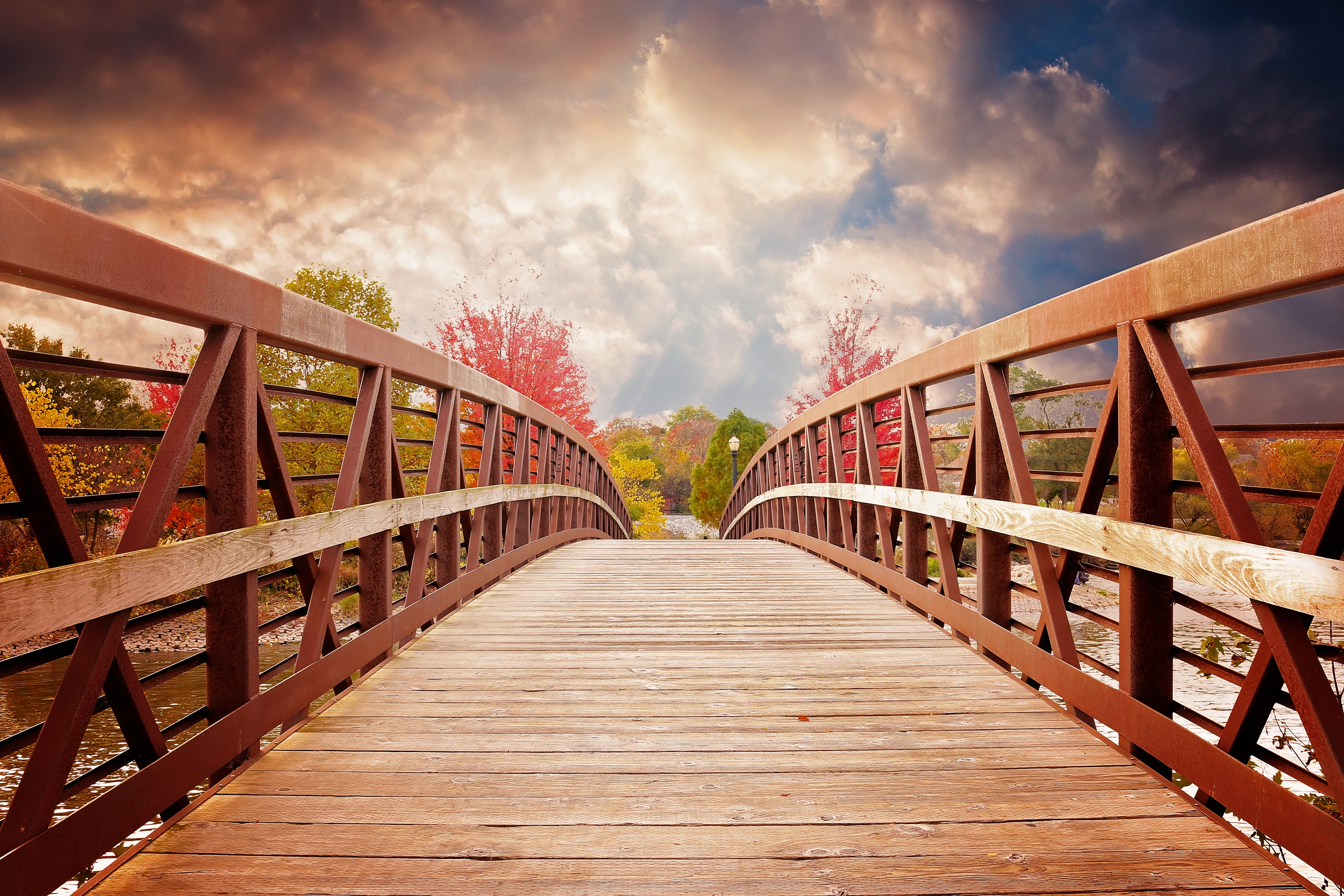 Моста и т д. Деревянный мост. Красивые мосты. Деревянный пешеходный мост. Деревянный мост через реку.