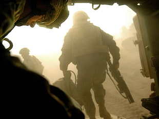 men's brown army uniform, soldier, war, military, Iraq HD wallpaper