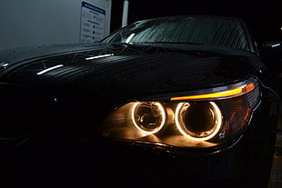 unpaired vehicle headlight, BMW, 525d, carlight, car