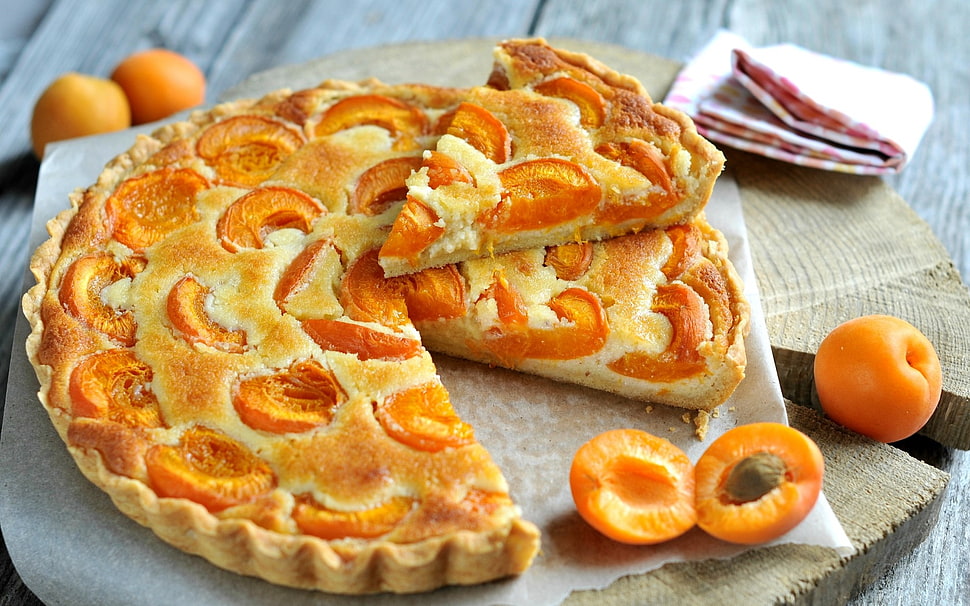 baked pizza HD wallpaper