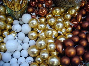 assorted colors of bauble lot