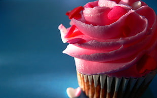 pink cupcake, food