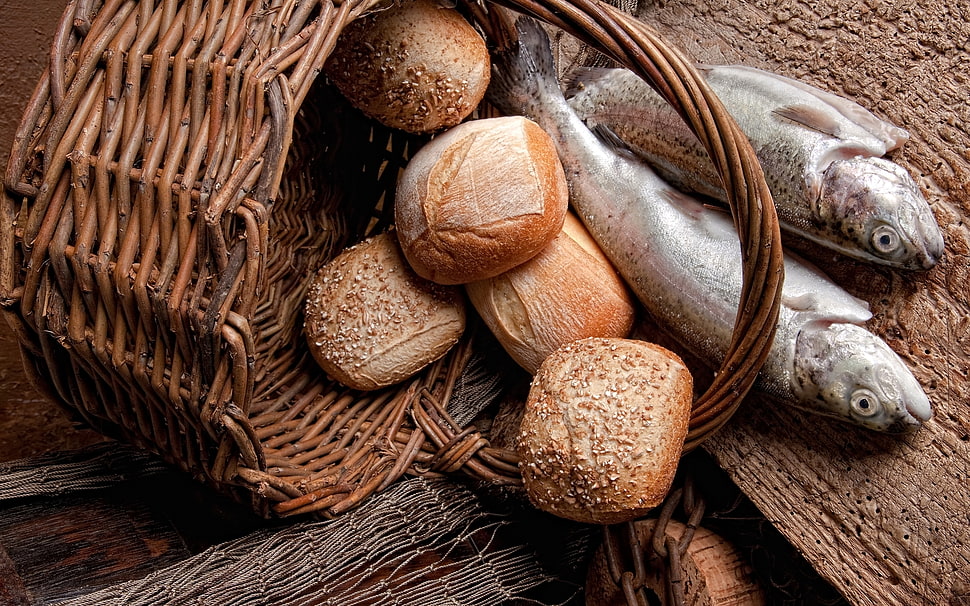 gray fish and breads in basket HD wallpaper