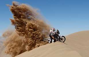 black and white dirk bicycle, desert, sand, motorsports, motorcycle HD wallpaper