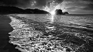 seashore photo during golden hour HD wallpaper