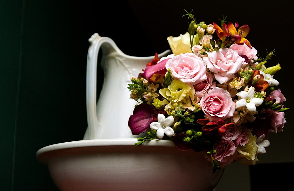 white ceramic pitcher near pink and red Rose flowers bouquet HD wallpaper