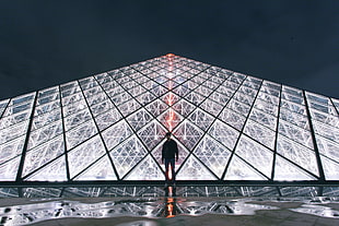 Louvre Museum, Paris, architecture, modern, pyramid, Elaine Li HD wallpaper