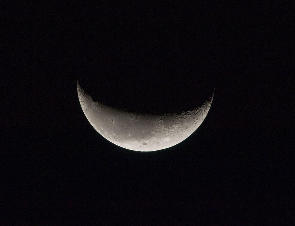 crescent moon HD wallpaper