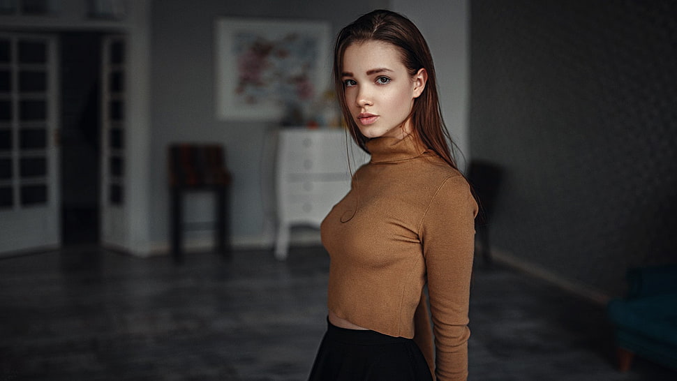 woman wearing brown cardigan HD wallpaper