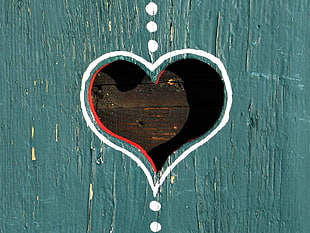 green wood heart hole decor