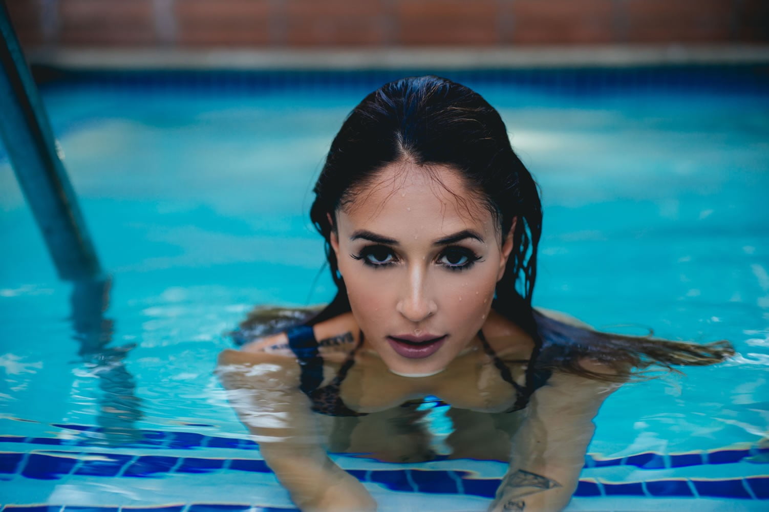X Resolution Women S Purple Lipstick Tianna Gregory Swimming Pool Wet Hair Wet