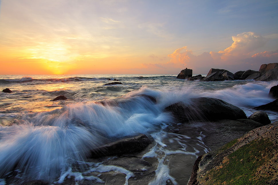 ocean waves under sunset HD wallpaper