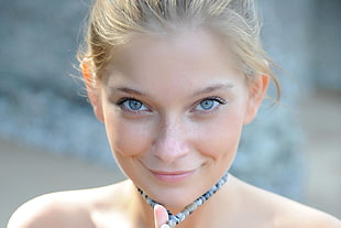 closeup photo of woman's face HD wallpaper