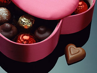 pink heart shaped chocolates HD wallpaper