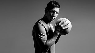 man holding basketball, footballers, men, monochrome, Argentina HD wallpaper