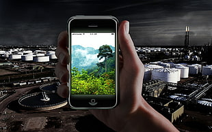 person holding black iPhone 5 capturing cityscape HD wallpaper
