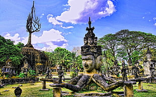 landmark of statues during daytime