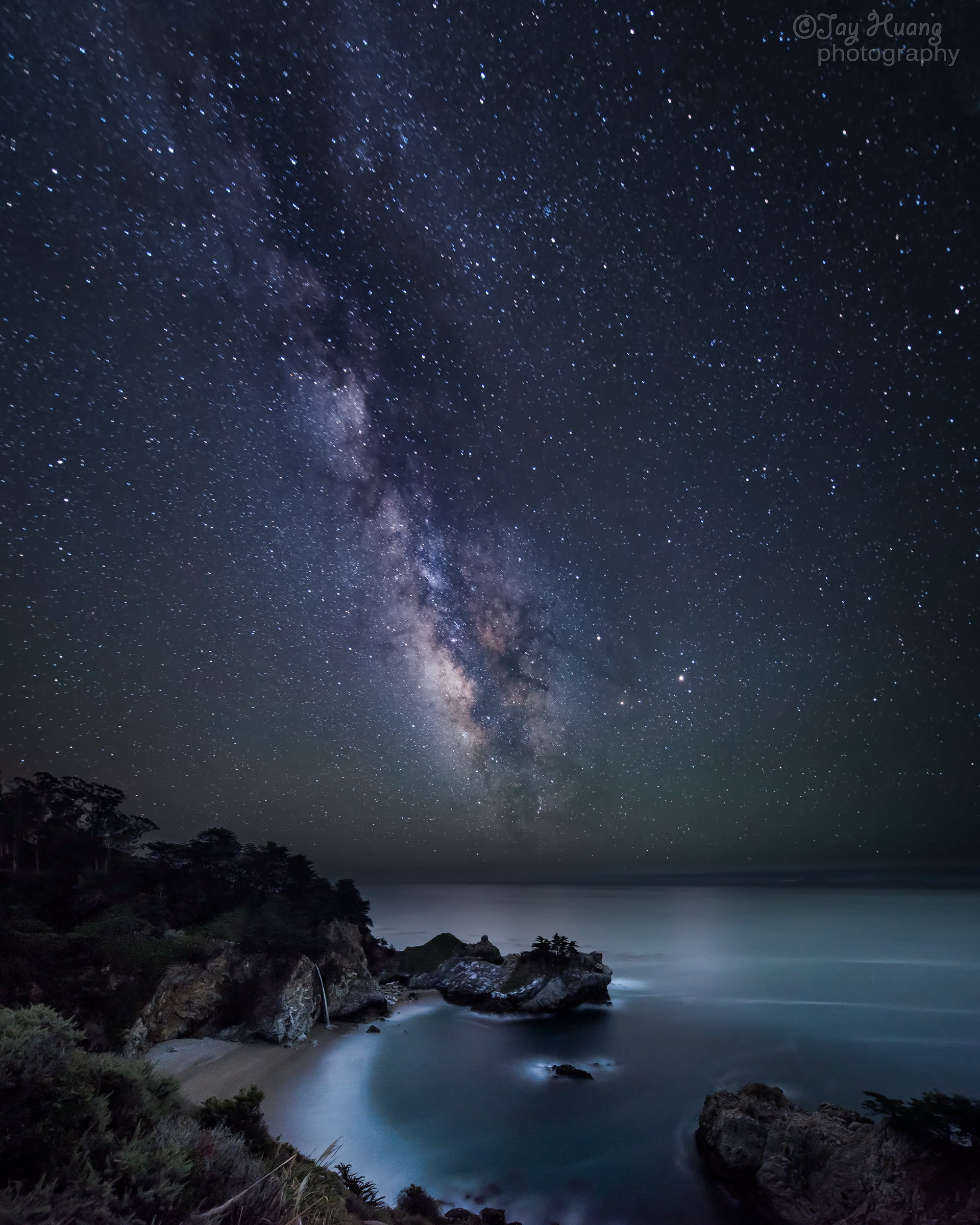 milky way galaxy long exposure photo