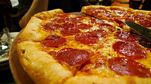 pepperoni pizza, food, pizza HD wallpaper