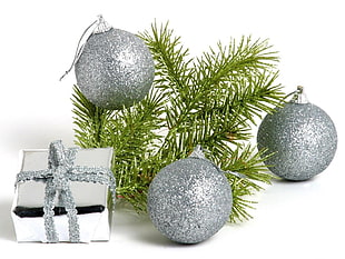 three gray ornaments HD wallpaper