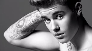 greyscale photo of Justin Bieber HD wallpaper
