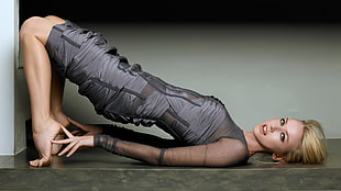 women's gray sleeveless dress, Naomi Watts, women, blonde, feet