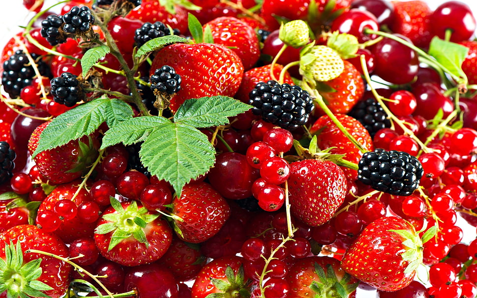Strawberry fruit HD wallpaper