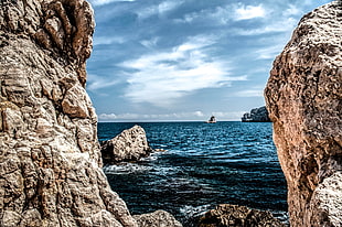 gray rocks on body of water under white and blue sky, girona HD wallpaper