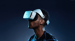 man wearing white and black virtual reality headset HD wallpaper