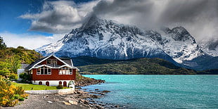 brown and white house near blue sea and mountain wallpaper, nature, landscape, mountains, house