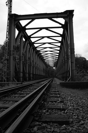 grayscale photo of railroad, monochrome, bridge, railway, steel HD wallpaper