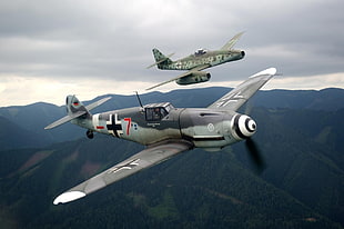 gray plane, World War II, military aircraft, aircraft, Messerschmidt HD wallpaper