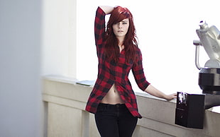 woman wearing red and black plaid long-sleeved shirt HD wallpaper