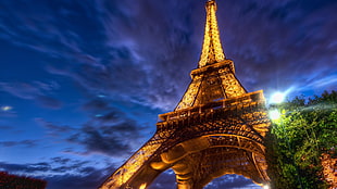 low angle photo of Eiffel Tower Paris HD wallpaper
