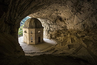 white and brown concrete dome building, architecture, ancient, cave, Italy HD wallpaper