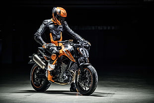 man riding on motorcycle HD wallpaper