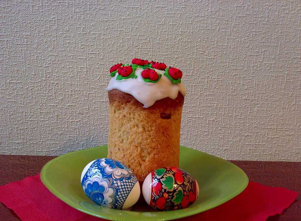 egg decor and muffins HD wallpaper
