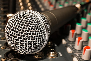 close-up photo of corded microhpone HD wallpaper