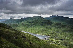green mountain under gray sky during daytime, lawers HD wallpaper