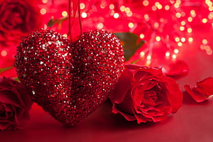 red heart shaped ornament HD wallpaper
