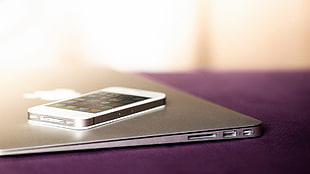 white iPhone 4s