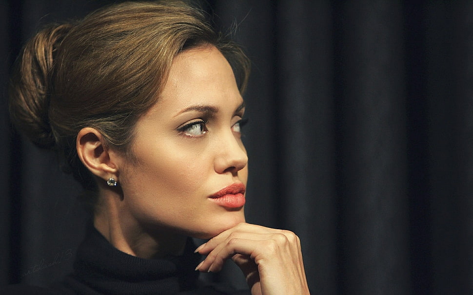 Angelina Jolie HD wallpaper