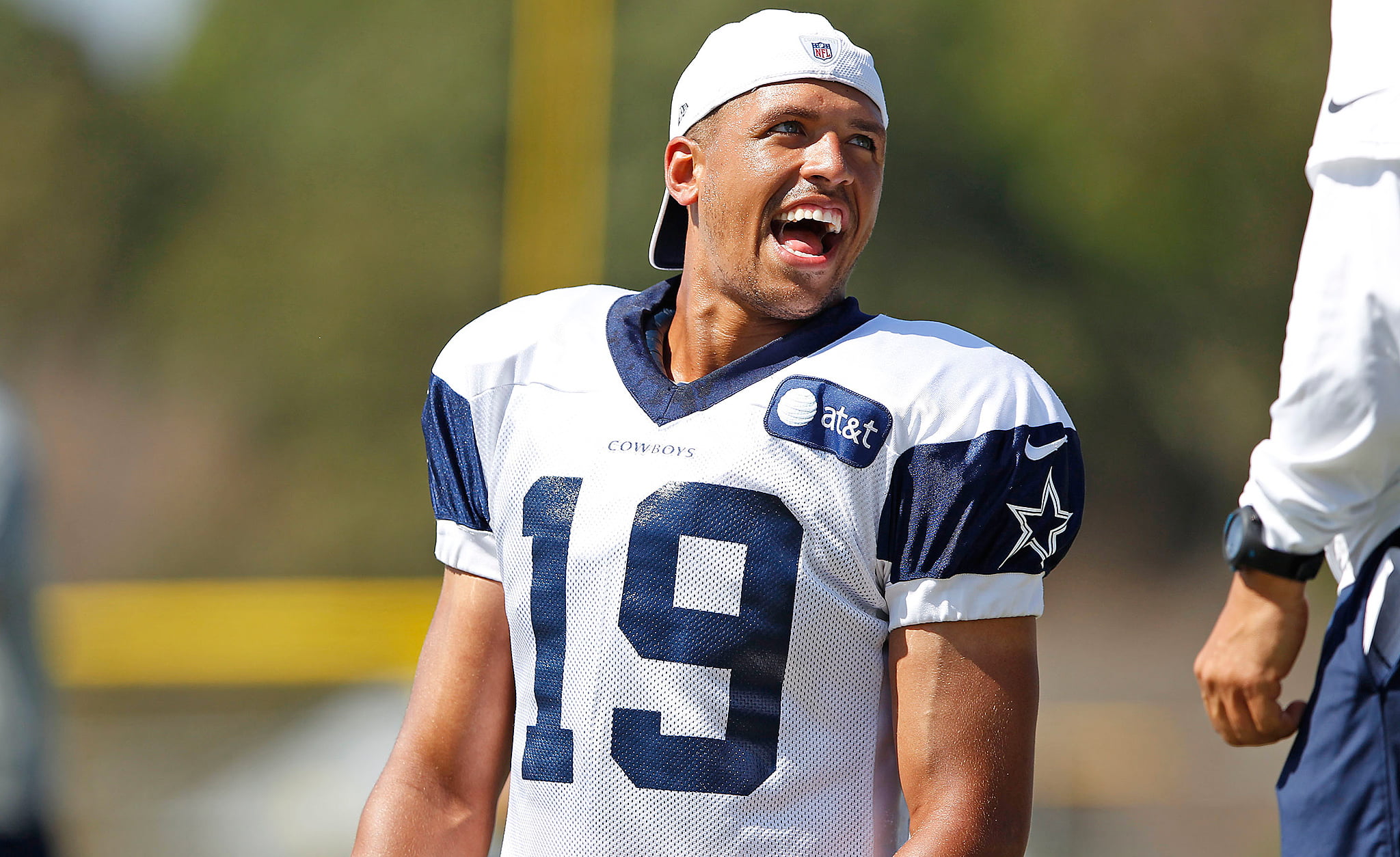 Dallas Cowboy player wearing jersey