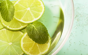sliced lemon